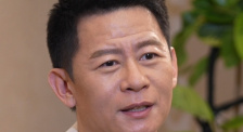 阿姨的腿分开了